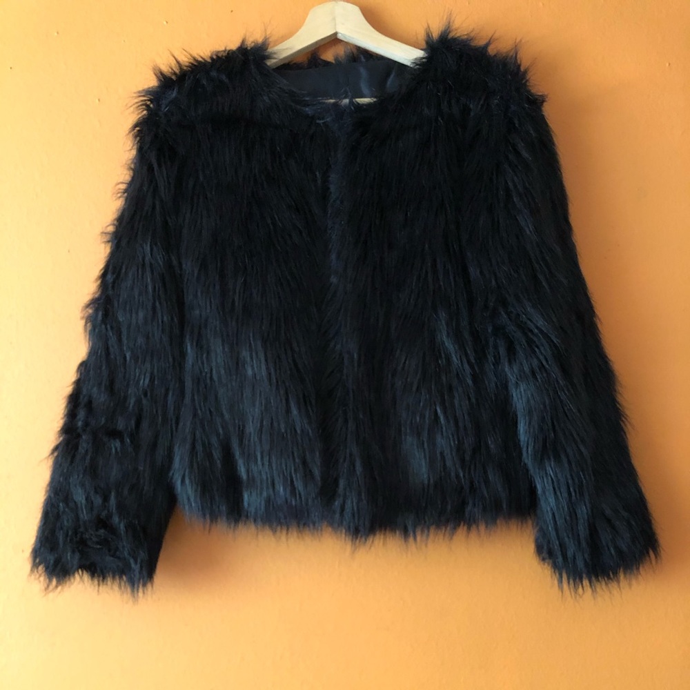My chic faux fur in black - Picture 3 of 16